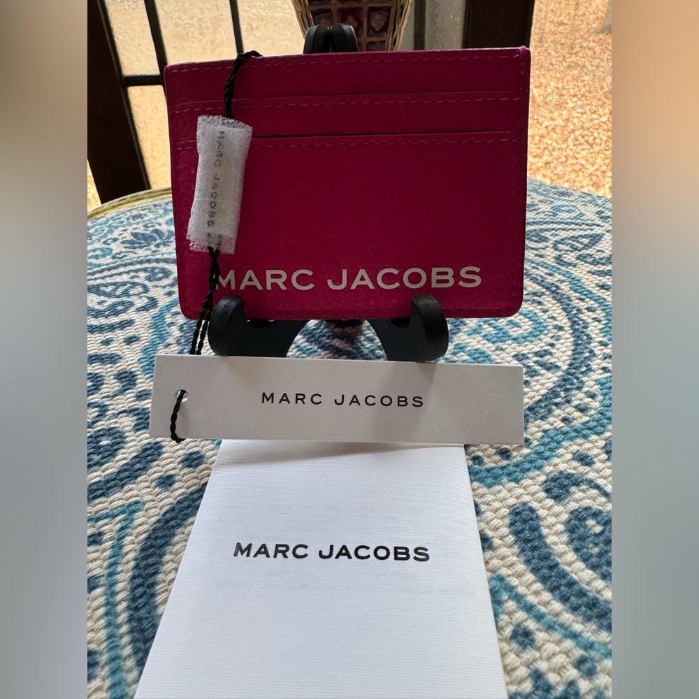 Marc Jacobs Hot Pink Pebbled Leather Card Case – NWT ($95 Retail)